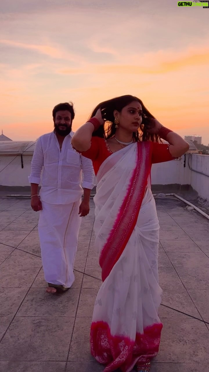 Madhu Reddy Instagram - My favourite song 😘🤗 Saree @suhaicollections #trendingreels #trending #instagram #insta #reelsinstagram #reels #reelsindia #reelsfeelit #reelsfeed #rajanikanth #rajani #talaiva #telugu #teluguactress #telugumemes #husband #husbandandwife #husbandgoals #husbandlove #reelsfeelit❤️ #trend #reach #reachhigher #goal #madhureddy_official #purvikaareddy #hyderabad #feel #reelitfeelit❤️❤️ #feelings