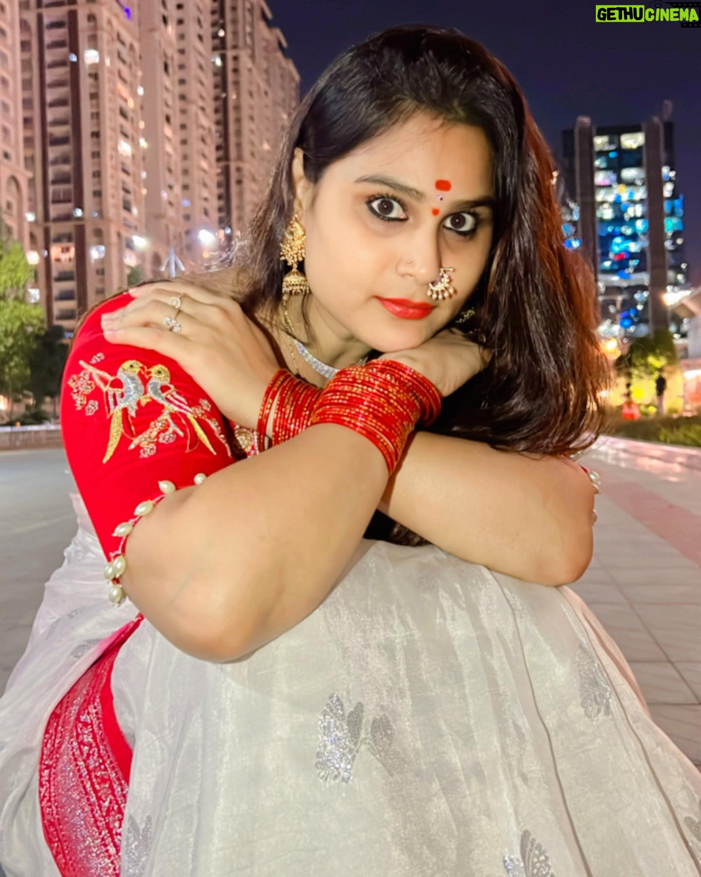 Madhu Reddy Instagram - Happy Sunday ❤️ @purvikaareddy Mother & daughter outfits @suhaicollections Stiching work @pravallis_boutique #instagram #insta #viral #viralpost #trendingreels #trend #trendingnow #picoftheday #photooftheday #photoeveryday #sareelove #sareelovers #sareefashion #treditional #telugu #teluguactress #telugusongs