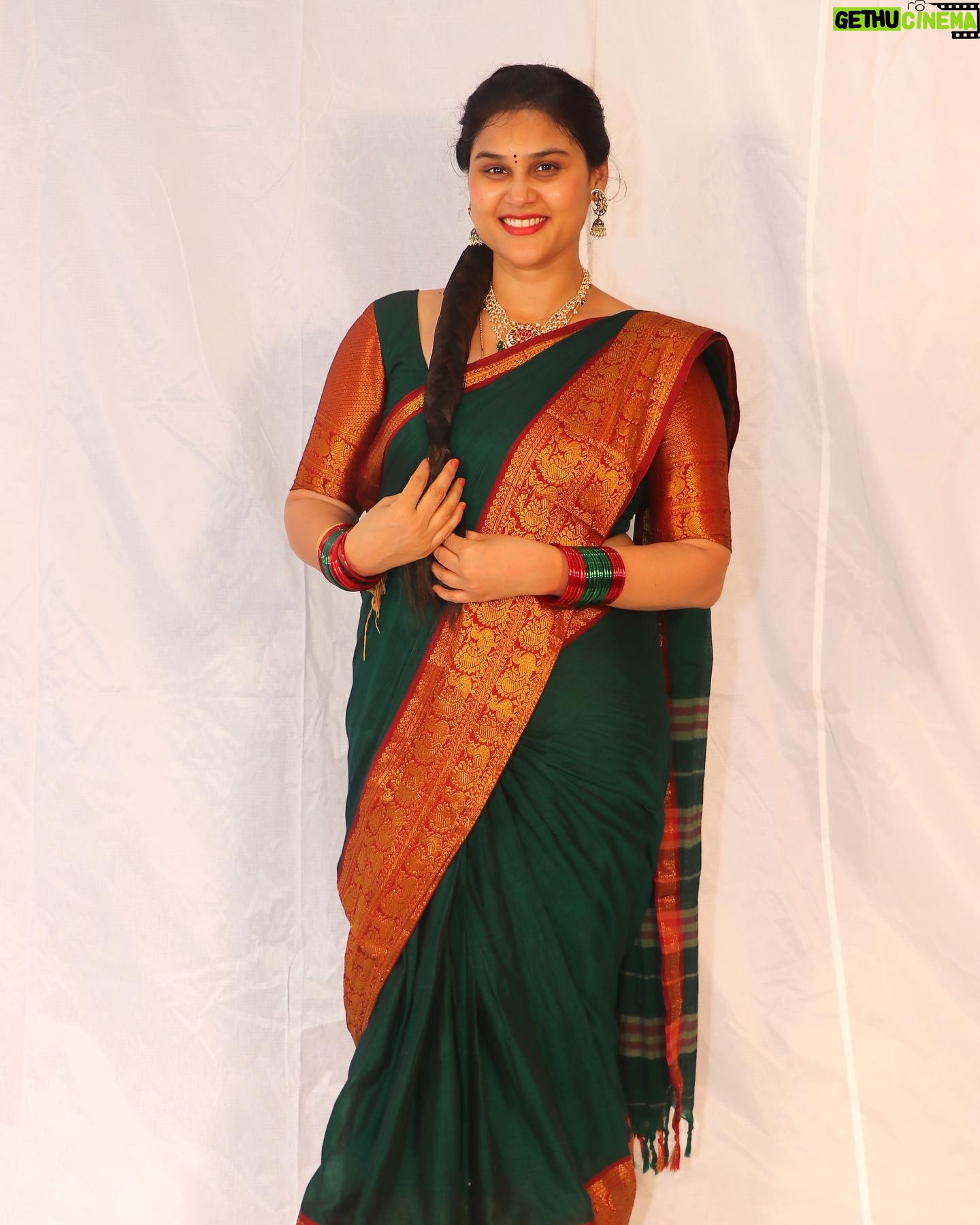 Madhu Reddy Instagram - Be happy for this moment This moment is your life❤️ Photography @bheemesh_6 Jewellery @suhaicollections #instagram #viral #viralpost #viralpic #trend #trend #photographylovers #photo #photoeveryday #picoftheday #treditional #treding #telugu #telugubgm