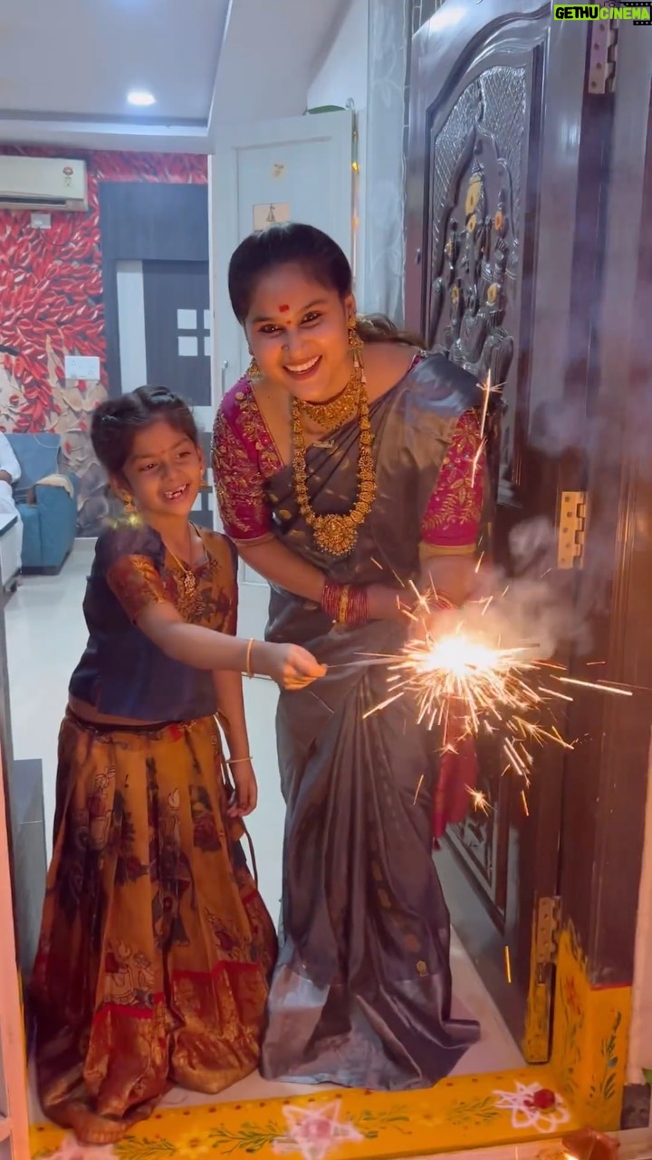 Madhu Reddy Instagram - It’s reel time with family ❤️ @purvikaareddy #insta #viral #trend #trendingreels #festival #madhureddy_official #trendingnow #reelsfeelit #reelsfood #reelfeelit #reelsviral #reelslovers #viralreels #insta #instatravel #telugu #teluguactress #telugusongs #telugubgm #telugubgm