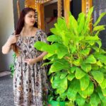 Madhu Reddy Instagram - Ninnu choostu unte challe😘 Dreses @pravallis_boutique #instagram #insta #reels #feed #viral #reels #reelsviral #reelsinsta #telugu #telugusongs #teluguactress #music #musiclover #lyrics #telugu #reach #reachvideos #feelings #reelitfeelit❤️❤️ #reelitfeelit #trendingreels #trendingaudio