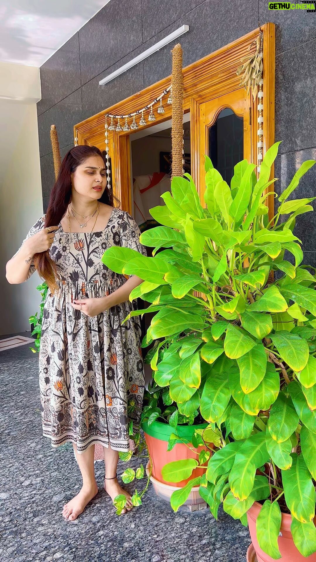 Madhu Reddy Instagram - Ninnu choostu unte challe😘 Dreses @pravallis_boutique #instagram #insta #reels #feed #viral #reels #reelsviral #reelsinsta #telugu #telugusongs #teluguactress #music #musiclover #lyrics #telugu #reach #reachvideos #feelings #reelitfeelit❤️❤️ #reelitfeelit #trendingreels #trendingaudio