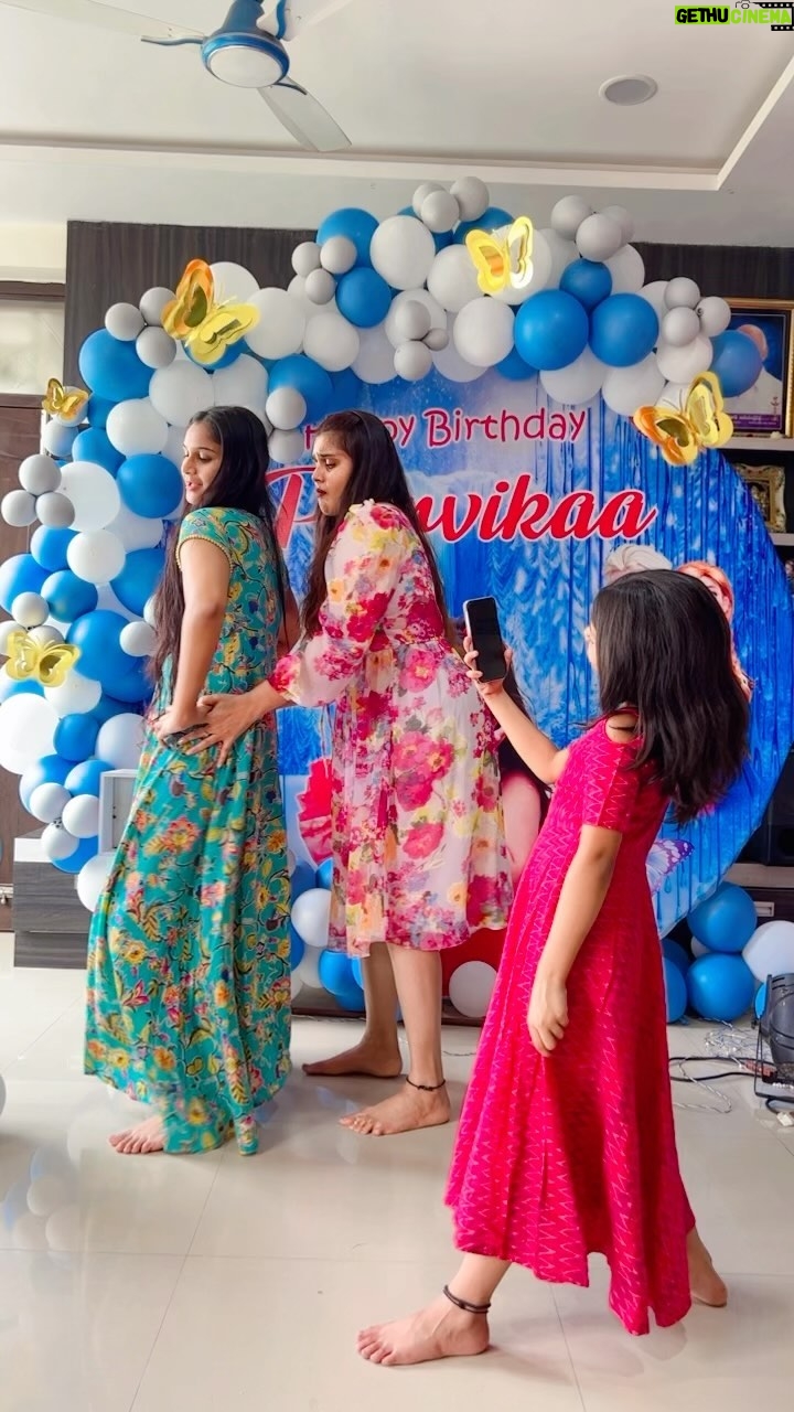 Madhu Reddy Instagram - Singel take Aartist ikkada😎 @purvikaareddy #instagram #insta #reels #reelsindia #reelslovers #trendingreels #trend #viral #fun #comedy #comedyreels #comedyshow #comedyskit #msnarayana #reelsfeelit #reelsinsta #reelsfeed #instareels #feed #funny #funtimes