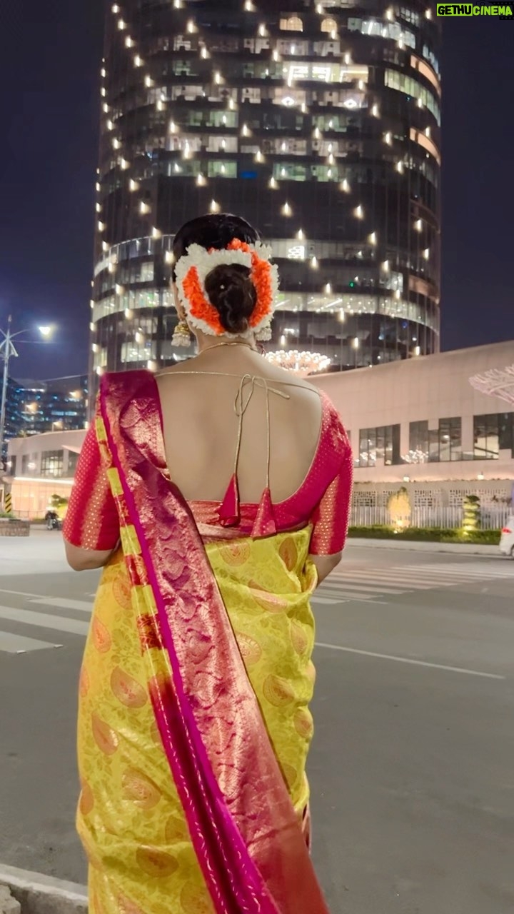 Madhu Reddy Instagram - Trending π΅ Saree @missammacollections2023 #madhureddy_official #purvikaa #purvikaareddy #instagram #insta #reelsinstagram #reels #reelsvideo #reelsviral #reelsinsta #reelslovers #viralvideos #viral #trendingreels #trend #bolywood #sharuk #sharukhan #trendingnow #treditional #trendingnews #reelsfeelit #reelsfeed #reelsviral