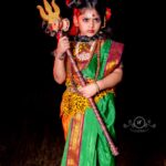 Madhu Reddy Instagram – అందరికి మహ శివరాత్రి శుభాకాంక్షలు 🙏🙏 @purvikaareddy 

#instagram #insta #trendy #trendingnow #treditional #shiva #devotionaltime🙏 #devotional #god #godfirst #viral #viralpost #kids #shivarathri🙏 #devotinalsong #telugu #telugumovies #telugusongs