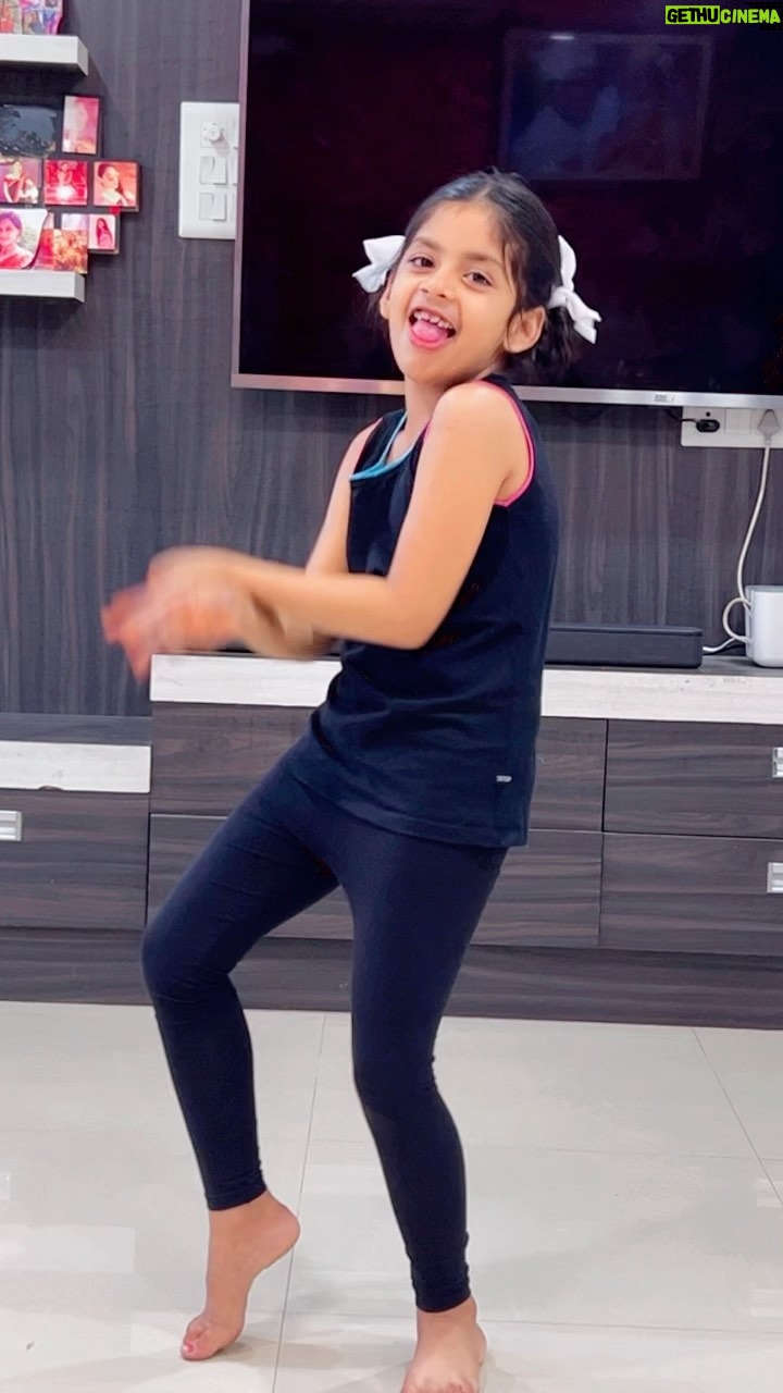 Madhu Reddy Instagram - Now trending 🔥 @purvikaareddy #trendingreels #trend #love #dance #dancelife #dancecover #viralreels #goviral #reels #reelsindia #reelitfeelit #reelsforyou #reelsfeed #trendingsongs #music #expression #reelviral #kids