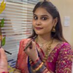 Madhu Reddy Instagram - Prapancham telidhe 🤫 Blouse @pravallis_boutique #insta #reels #reelsinstagram #reelitfeelit #reelslovers #viralreels #viralinstagram #trendingreels #trending #lyrics #feelings #feel #reach #women #happy #mood #sareelove #sareelover #sareelovers