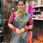 Madhu Reddy Instagram - Andariki Dipawali Subhakankshalu 🪔 Blouse @pravallis_boutique Saree @missammacollections2023 #instagram #insta #diwali #diwalivibes✨ #diwali2023 #festival #festivaloutfit #festivalseason #treditional #treditionallook❤️ #viral #trending #picoftheday #photographer #viralpost #viralposts #madhureddy_official #diwalirangoli