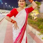 Madhu Reddy Instagram - Happy దసరా my insta family🙏 customised Saree Blouse @suhaicollections #instagram #insta #reels #reelsviral #reelsinsta #viral #trendingreels #balakrishna #sriyasaran #telugu #teluguactress #telugusongs #viralfeed #sareelove #sareelover #festival #trend