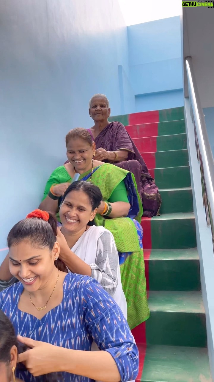 Madhu Reddy Instagram - It’s family time ❤️❤️❤️🔥 @purvikaareddy #village #reelsinstagram #reels #reelsindia #reelsviral #reelsinsta #family #famiytime #familylife #familyfun #village #viral #reelsfeed #reelsfeed❤️ #love