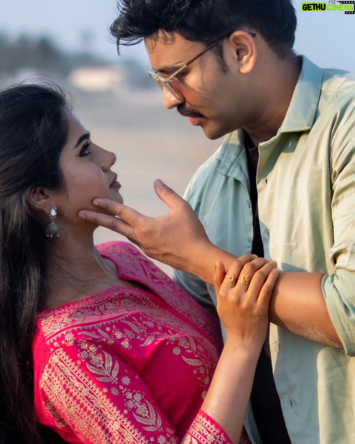 Madhumitha - 3.7K Likes - POOJA VAA... POOJA VAA...
#anchor#actor#azhar#madhumithaillayaraja#for#thalabathy#vijay#song#poojavaapoojavaa
Clicks : @didit.clickyourmoments