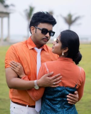Madhumitha Instagram - Anbe Vaa 🤍🤍🤍
#anchor#actor#azhar#as#mgr#bigfan#of#mgrsongs#with#madhumithaillayaraja#suntv#vijaytv 

Pics : @didit.clickyourmoments 

Manager : @i__am__monty