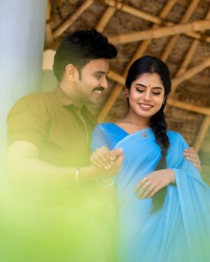 Madhumitha Instagram - அழகைச் சுமந்து வரும் அழகரசி !!!
#anchor#actor#azhar#madhumithaillayaraja#recreating#kamal#seetha 

Clicks : @didit.clickyourmoments