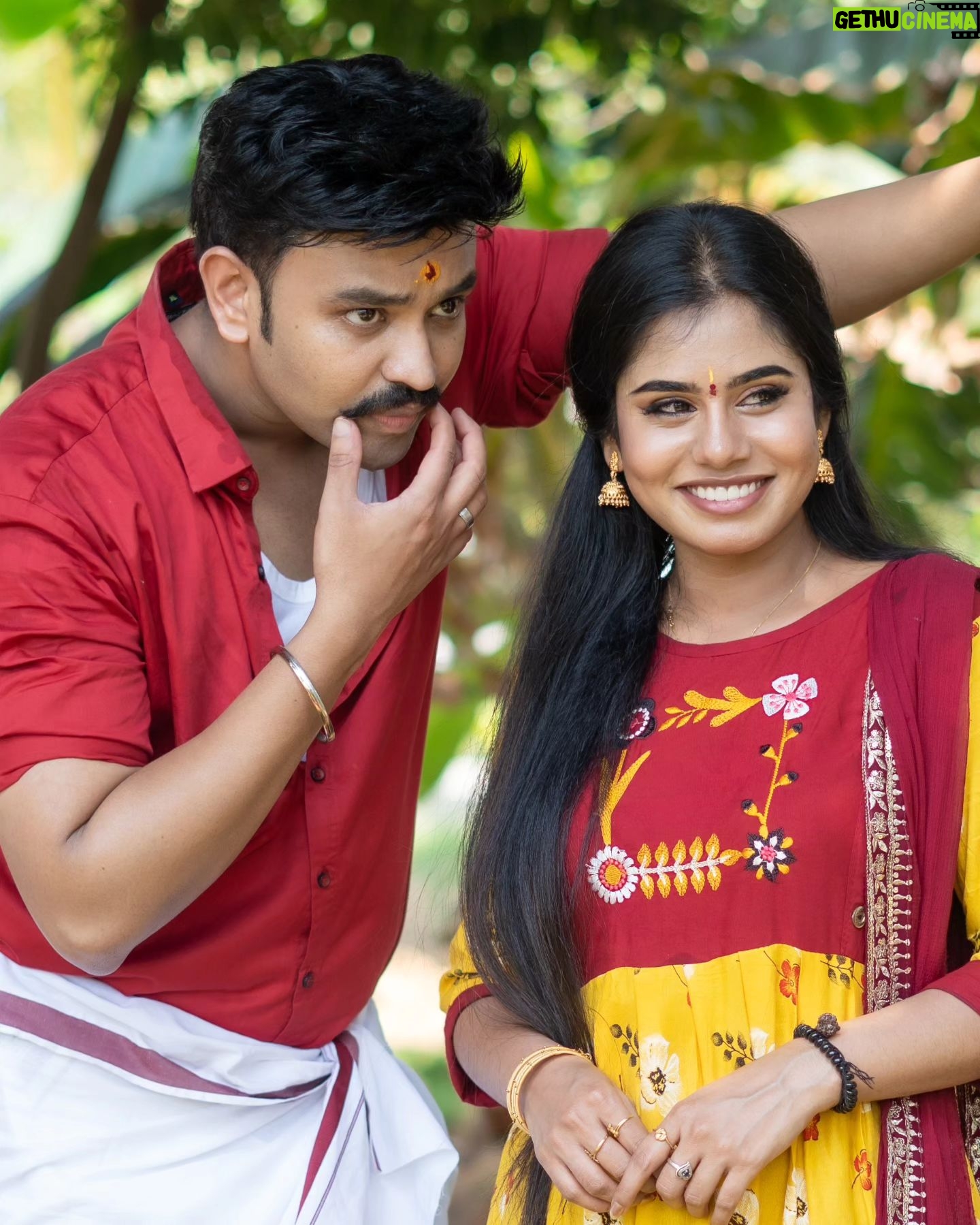 Madhumitha - 5.3K Likes - உன்னால் தவிக்கும் 'பொன்னுமணி' ...
#anchor#actor#azhar#madhumithaillayaraja#ponnumani#movie#living#moments#recreating#karthik#and#soundarya
📸 : @didit.clickyourmoments