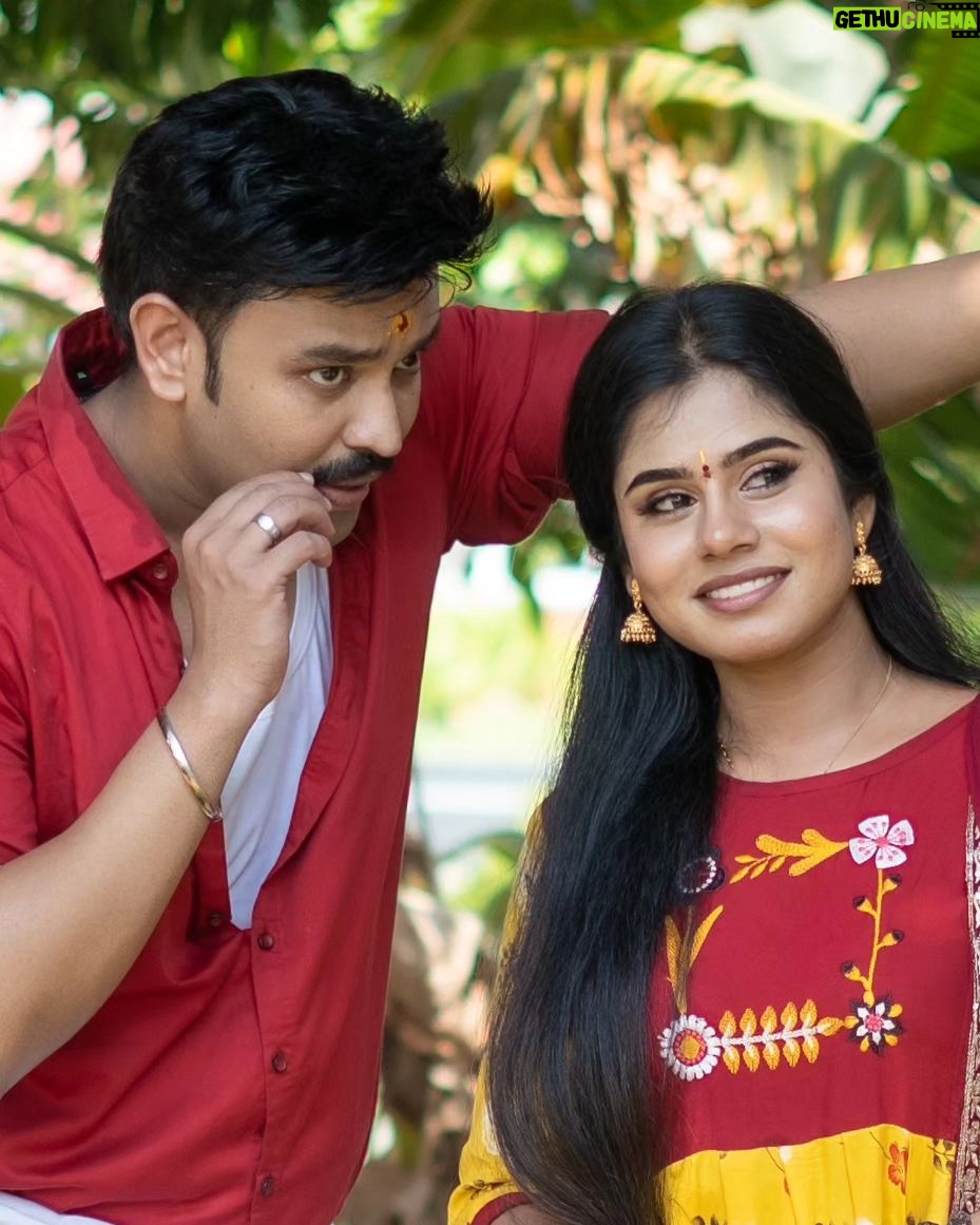 Madhumitha - 5.3K Likes - உன்னால் தவிக்கும் 'பொன்னுமணி' ...
#anchor#actor#azhar#madhumithaillayaraja#ponnumani#movie#living#moments#recreating#karthik#and#soundarya
📸 : @didit.clickyourmoments