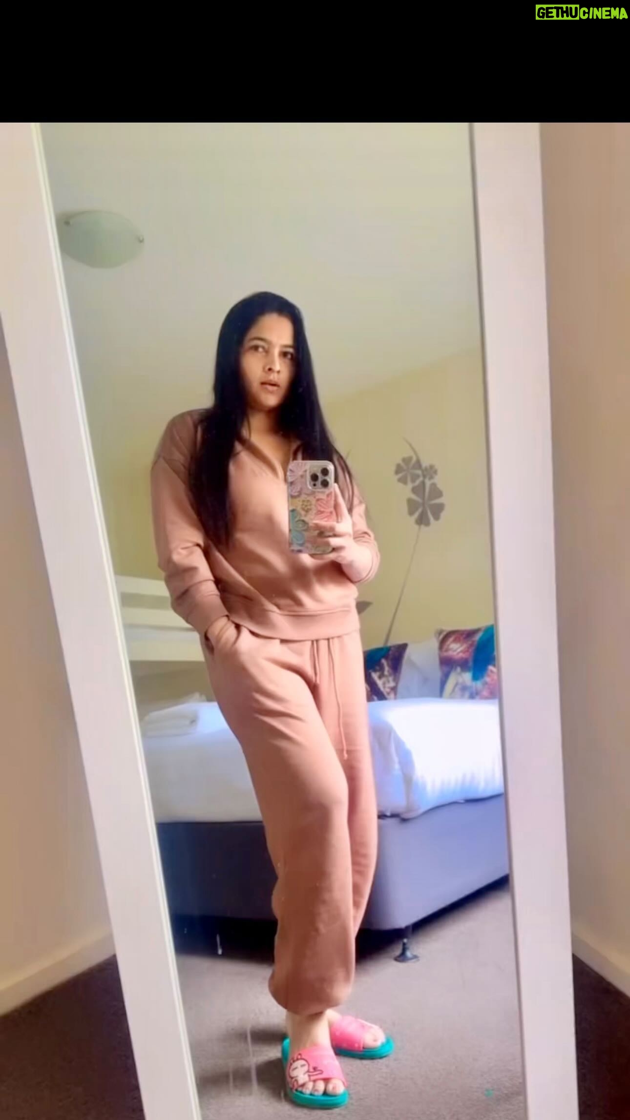 Madhumitha Instagram - Donβt change to fit the fashion, change the fashion to fit you π #pokerface π #wanaka #newzealand #indian #actress #transition #transitionreels