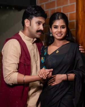 Madhumitha Instagram - சந்திரன் - இந்திரன் ...
#azhar#madhumithaillayaraja#thillumullu#chandran#indhiran#moments