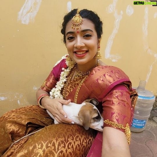 Madhuri Braganza Instagram - I wonder if being an actual bride is this much fun.🥇 . . #filmwife #onset #behindthescenes #feelitreelit #grateful #feels #lordithankyou #spray #kollywood