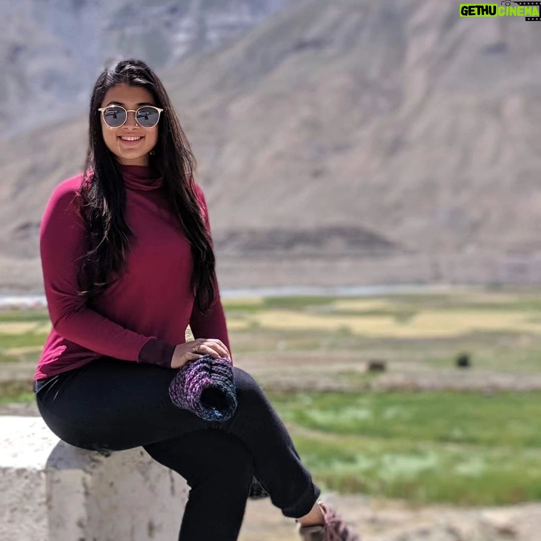 Madhuri Braganza Instagram - The mountains were breath-taking, quite literally. 😅🏔💕 📸 - time for another shoot @the.obscura.creative . . #TheHimalayas #Spiti #takemeback #outdoorshots #theobscuracreative #poserforlife #travelphotography #travelislife #spitivalley