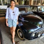Madhuri Braganza Instagram – An afternoon with a photographer in old Bangalore.🌳🌸
Thanks for the pictures and that mad meal @nim.is.hh 🤗