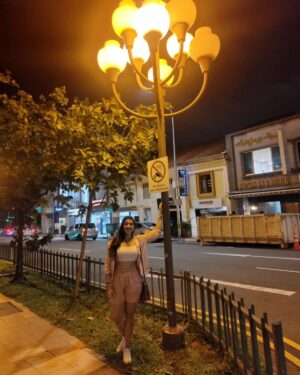 Madhuri Braganza Instagram - The streets of Singa and I - A love story.😍
#madtravels