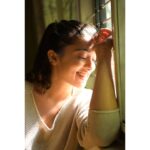 Madhuri Braganza Instagram - 'Humour is the sunshine of the mind' 💯♥️ -Edward Lytton Shot by @nim.is.hh , unedited. . . #headshots #closeups #expressions #portfolio #indoorshots #beautyshots #upcloseandpersonal #closeupshots #nimishjainphotography