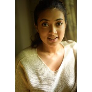 Madhuri Braganza Instagram - 'Humour is the sunshine of the mind' 💯♥️
-Edward Lytton 
Shot by @nim.is.hh , unedited.
.
.
#headshots #closeups #expressions #portfolio #indoorshots #beautyshots #upcloseandpersonal #closeupshots #nimishjainphotography