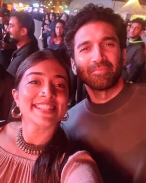 Madhuri Braganza Instagram - Met my favourite @adityaroykapur at the Deep Purple concert and it was the highlight of my night! 🤩😭
Had a #fangirl moment after many years! So chill, hot, kind and humble. Did I mention hot?! Haha❤️
I'ma act with him soon! Time to manifest.🙃🎄
Thank you Universe.✨️
#christmasmiracle