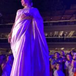 Madhuri Braganza Instagram - Was super special wearing mum's stunning wedding saree on the ramp last night.🥰💫👰🏻‍♀️✨️ . Thanks for the pictures @chaitsprabhakarphotography 😘 . #fashionismypassion #not #rampshow #rampwalk #bridallook #mangaloreanbride #mangoshowers #ethnicwear #Indianattire #poserforlife #realmodel #realbodies #mango #mangalorean #goan #pose #funevening #hype #longweekend #tiredaf #funstuff #whitesaree #bridalsaree #weddingsaree