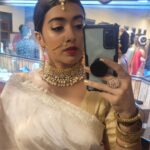 Madhuri Braganza Instagram - Was super special wearing mum's stunning wedding saree on the ramp last night.🥰💫👰🏻‍♀️✨️ . Thanks for the pictures @chaitsprabhakarphotography 😘 . #fashionismypassion #not #rampshow #rampwalk #bridallook #mangaloreanbride #mangoshowers #ethnicwear #Indianattire #poserforlife #realmodel #realbodies #mango #mangalorean #goan #pose #funevening #hype #longweekend #tiredaf #funstuff #whitesaree #bridalsaree #weddingsaree