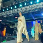 Madhuri Braganza Instagram - Was super special wearing mum's stunning wedding saree on the ramp last night.🥰💫👰🏻‍♀️✨️ . Thanks for the pictures @chaitsprabhakarphotography 😘 . #fashionismypassion #not #rampshow #rampwalk #bridallook #mangaloreanbride #mangoshowers #ethnicwear #Indianattire #poserforlife #realmodel #realbodies #mango #mangalorean #goan #pose #funevening #hype #longweekend #tiredaf #funstuff #whitesaree #bridalsaree #weddingsaree