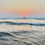 Madhuri Braganza Instagram - Don’t catch feelings, catch waves.🥰🌊🌅 #beachbum #happyplace #madtravels #madtimes #GoaTimes #sunset #sunsetlovers #catchingwaves #myhappyplace #goalove