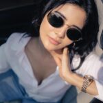 Madhuri Jain Instagram – The Sun and the sunglasses adhavadhu veyil kalam so, a gentle reminder to hydrate often 🫶
 
📸: @thatmadraskaran