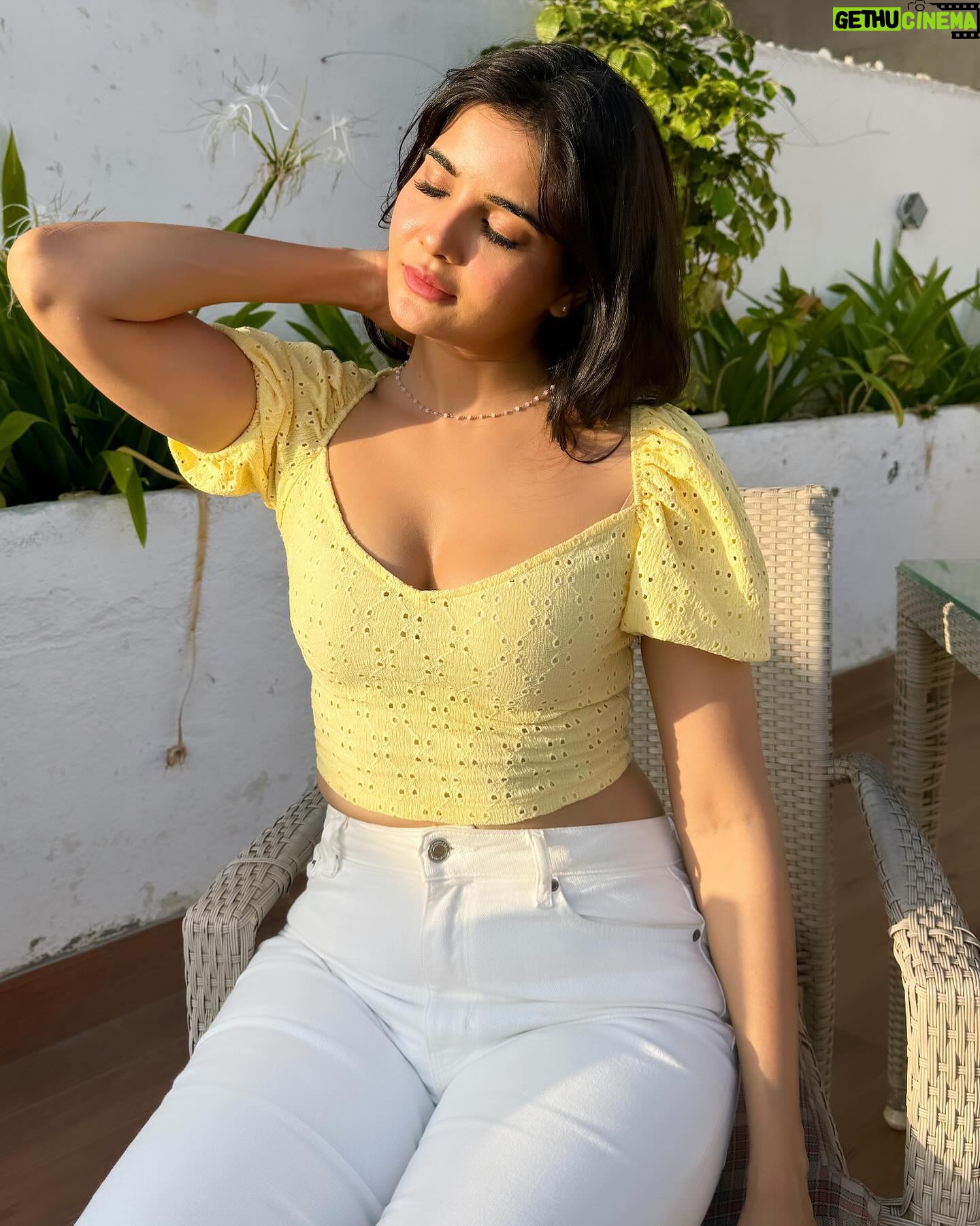 Madhuri Jain Instagram - Chumma casual ah 🤍🫶