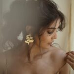 Madhuri Jain Instagram - Hate me or love me , either way , I’m still on your mind 🙃 📸 : @poo.stories MUA: @snehamnj