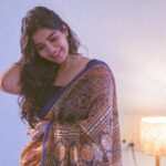 Madhuri Jain Instagram – Never felt so alive in my own skin and honestly , it’s beautiful and empowering 🤍💙

#bareskin

📸: @navin_prasathh 
Saree : @tribanga_india