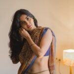 Madhuri Jain Instagram - Say it all with your eyes 🤍✨🦋 📸: @navin_prasathh Saree : @tribanga_india
