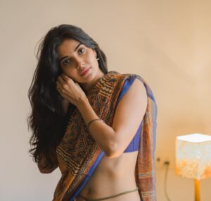 Madhuri Jain Instagram - Say it all with your eyes 🤍✨🦋

📸: @navin_prasathh 
Saree : @tribanga_india