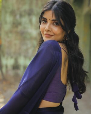 Madhuri Jain Instagram - Ena nadanthalum sirichutey irupom 💜