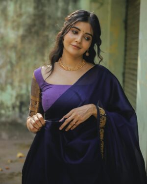 Madhuri Jain Instagram - Ena nadanthalum sirichutey irupom 💜
