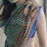 Madhuri Jain Instagram - Feeling blueeee 💙 📸: @navin_prasathh Saree : @tribanga_india