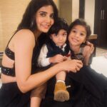 Madhuri Jain Instagram - Impromptu 🖤 परिवार ❤️ मेरी प्यारी बहन ❤️