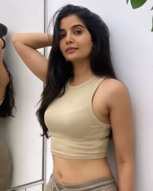 Madhuri Jain Instagram - Your opinion ll never cut me a cheque !