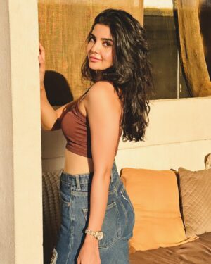 Madhuri Jain Instagram - Sunsets and good vibes 🤎

PC: @_bannnno_