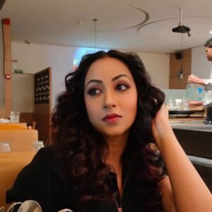 Madhusree Sharma Instagram - Sochti hu zindagi ka rashta 
kitna kathin hai,
Fir khayal ata hai, 
mukam tak pahuchne pe kitna acha lagega. 😇💫

#photography #photooftheday #look #madhusreesharma #ootd #bhfyp #thoughts #instagram #instagood