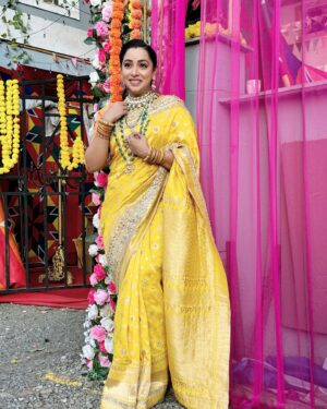 Madhusree Sharma Instagram - 💛💛🩷💫

#mannsundar #madhusreesharma #dangaltv #explorepage #explore #photooftheday #shooting #actor #instagood 
📷- @niteshprashar_