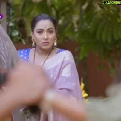 Madhusree Sharma - 3 Likes - कभी कभी गलतफ़ैमी का कोई ईलाज नहीं होता, ये तो मनसुंदर सीरियल में सोनी को देख कर लगता है ।।🤦♀️
पर मैं जब सोनी को एक माँ के नज़रिया से देखती हू तो लगता है सब सही तो है ,
एक माँ बस हर हाल में अपने बचो का ख़ुशी चाहती है , उसके life में सब अच्छा हो अयू चाहती है .☺️
🌸🌼 isliyeजो abhi tak#mannsundar nhi dekhte hai pls dekhiye everyday raat 8 PM baje🫶 सिर्फ़ दंगलों पर ❤️
(बाक़ी जो शो देखते है और सोनी का ग़ुस्सा इस timeनापसंद करते है वो अपने हिसाब से लिखिएultasida 😂😂😂
अब वो negative characterही क्या जिसेकुछ लोगो से गाली ना पड़े🙈😂)
#mannsundar #actor #negative #character #dangaltv #madhusreesharma #actorlife #blessed #