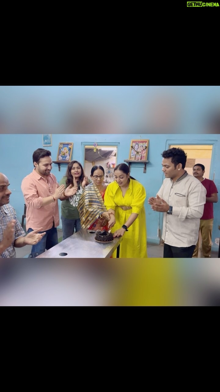 Madhusree Sharma - 3 Likes - Best part of my birthday is celebrating the day with all of them ❤️😊
.
.
.
#mybirthday #celebration #emotion #bestoftheday #madhusreesharma #actor #love #livelife #explorepage #explore #reels