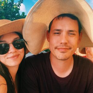 Madison Cheeatow Instagram - Happy (probably) last child free vacation to us. It was a great week but happy to be home to my kiddo and the snow❤️