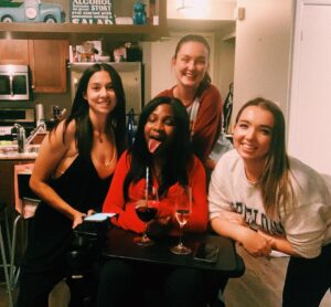Madison Cheeatow Instagram - Worst photo, best friends ❤️